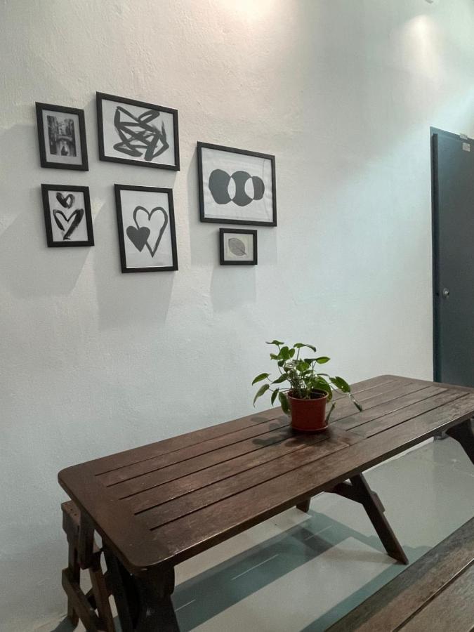 Guest House "Feel At Home" Near A Famosa Fortress & Stadhuys Malacca ภายนอก รูปภาพ