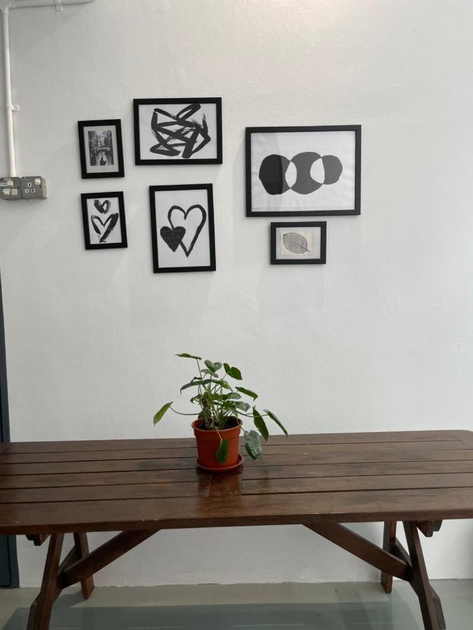Guest House "Feel At Home" Near A Famosa Fortress & Stadhuys Malacca ภายนอก รูปภาพ